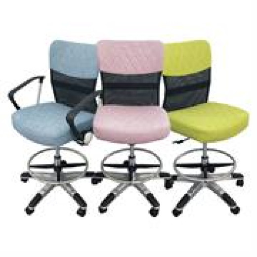 The Horn Chair Lux I comes in Various Colours